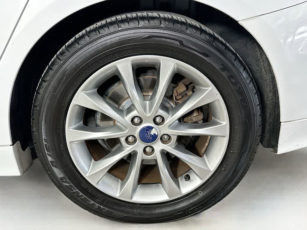 Thumbnail: 2017 Ford Fusion - 8