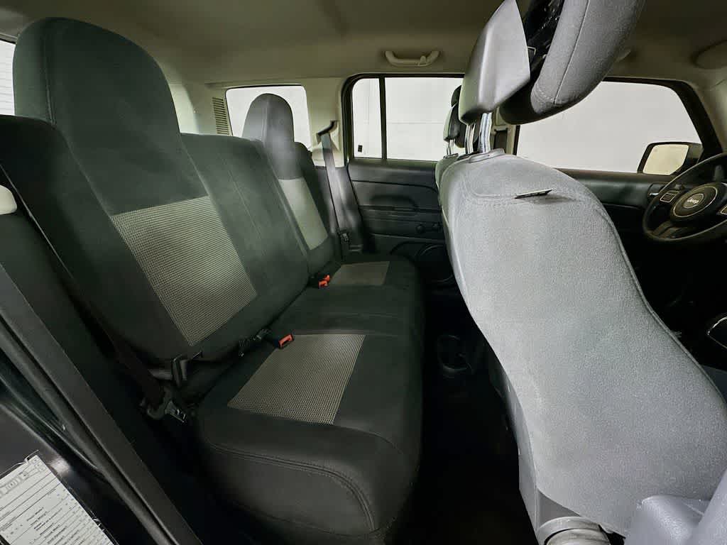 Thumbnail: 2014 Jeep Patriot - 28