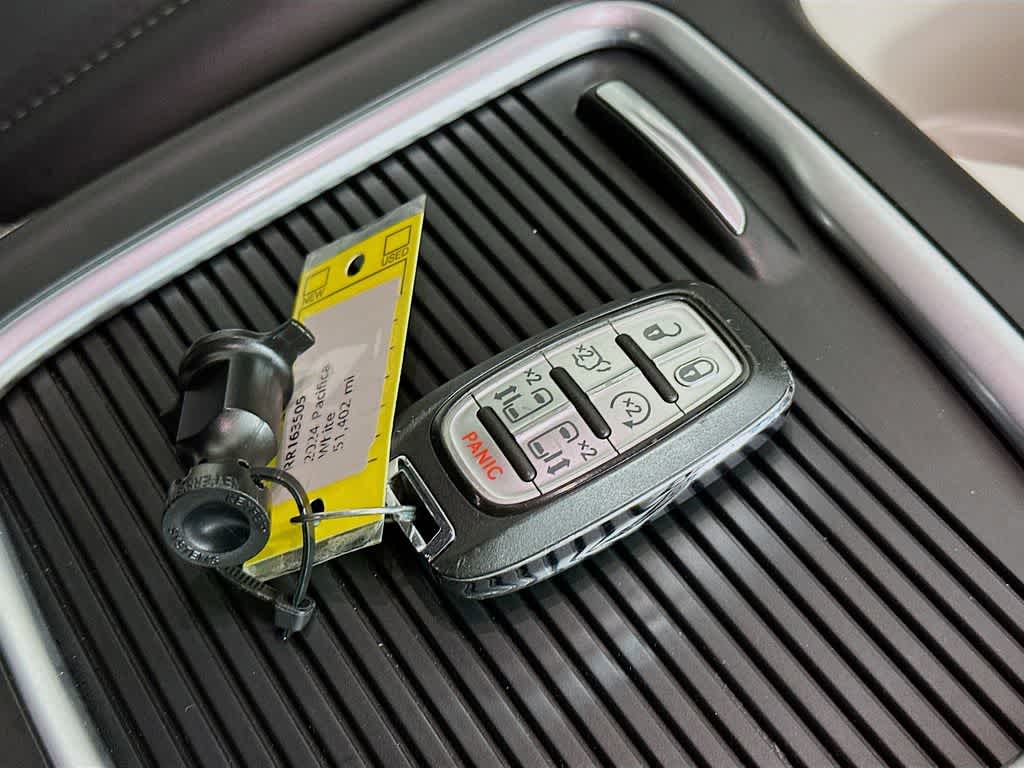 Thumbnail: 2024 Chrysler Pacifica - 22