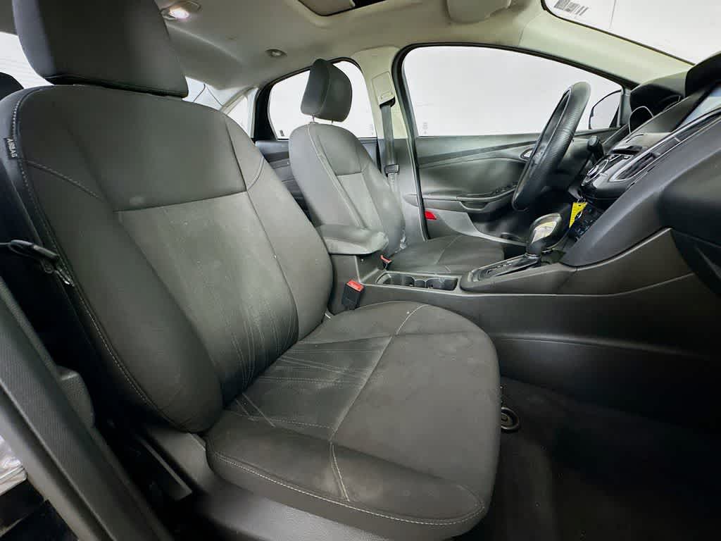 Thumbnail: 2017 Ford Focus - 14