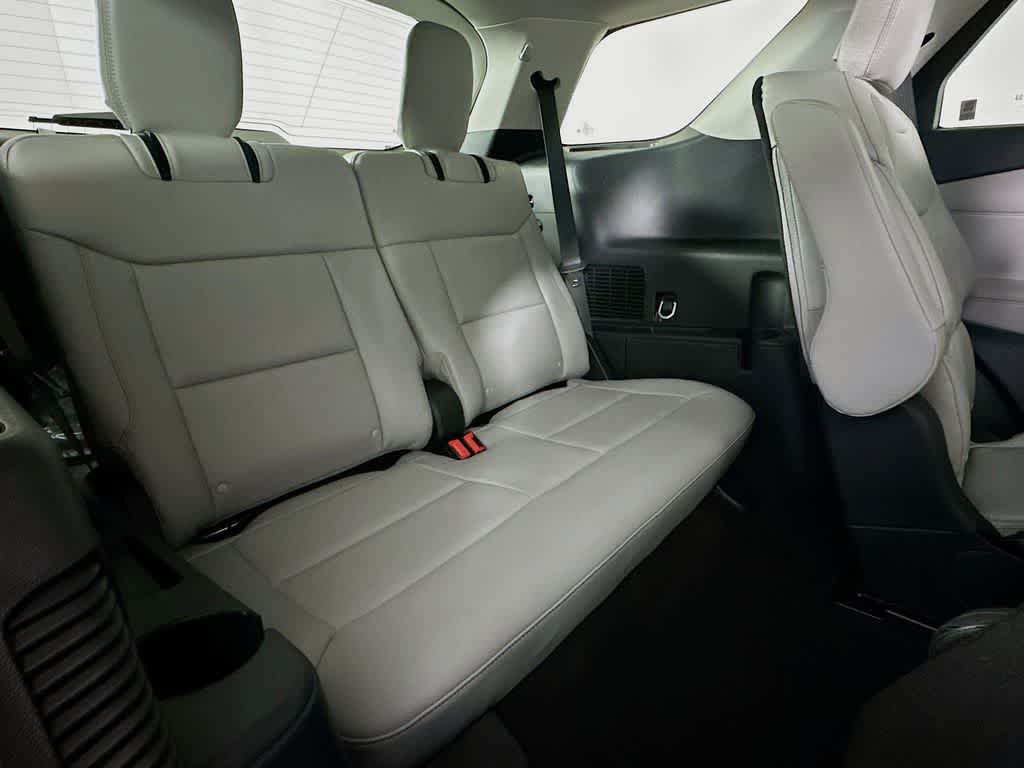 Thumbnail: 2025 Ford Explorer - 31