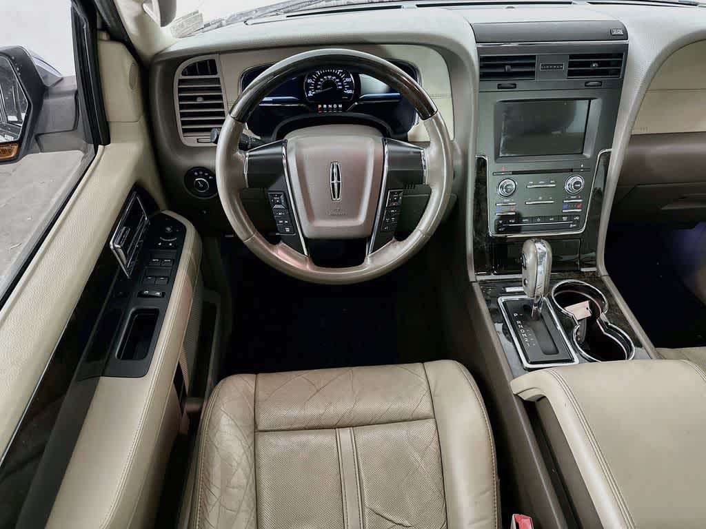 Thumbnail: 2016 Lincoln Navigator - 10
