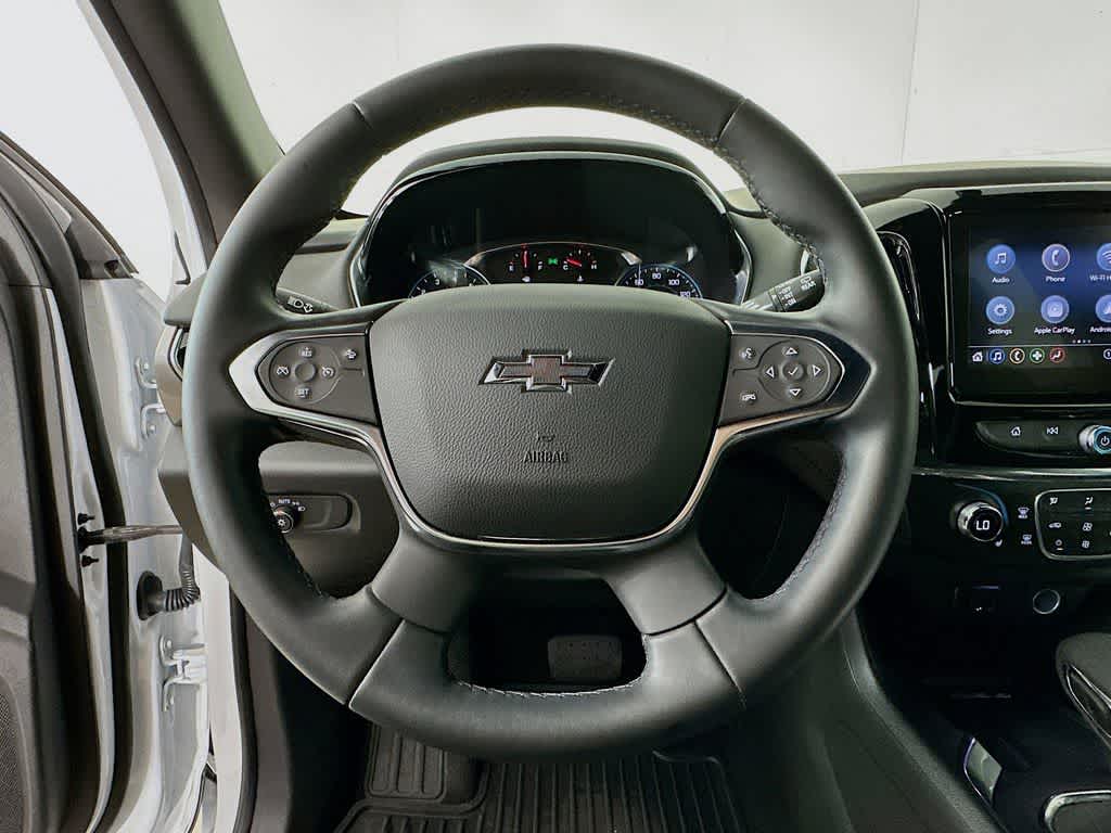 Thumbnail: 2023 Chevrolet Traverse - 16