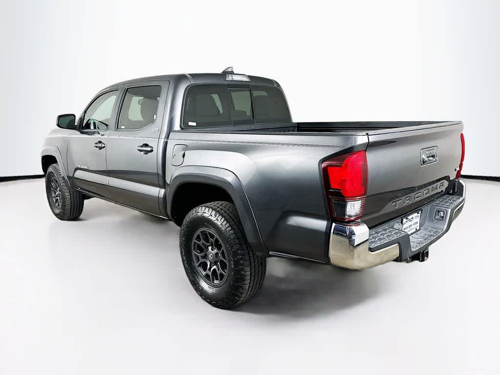 Thumbnail: 2018 Toyota Tacoma - 4