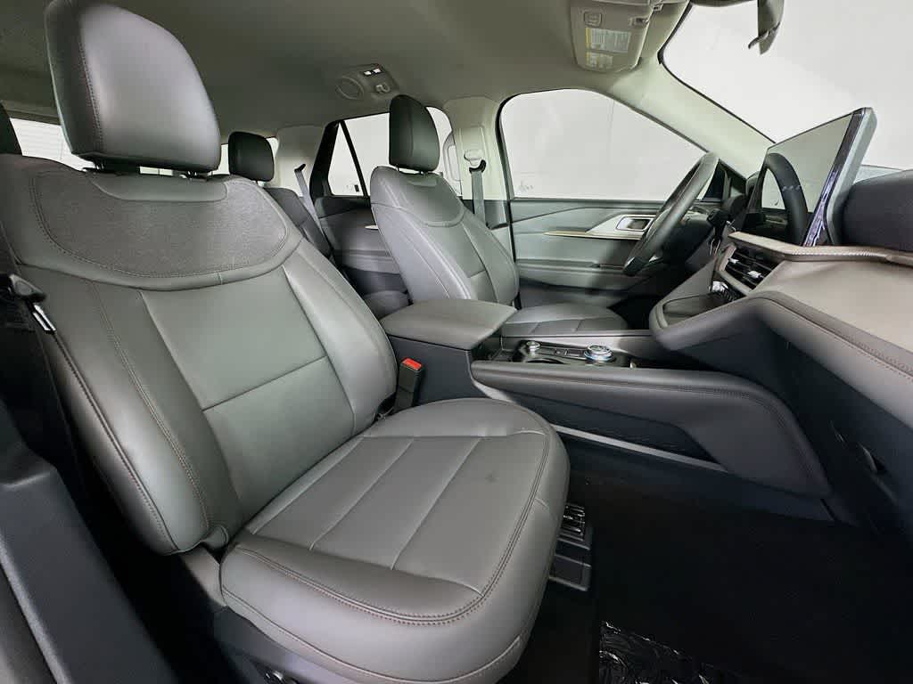 Thumbnail: 2025 Ford Explorer - 15