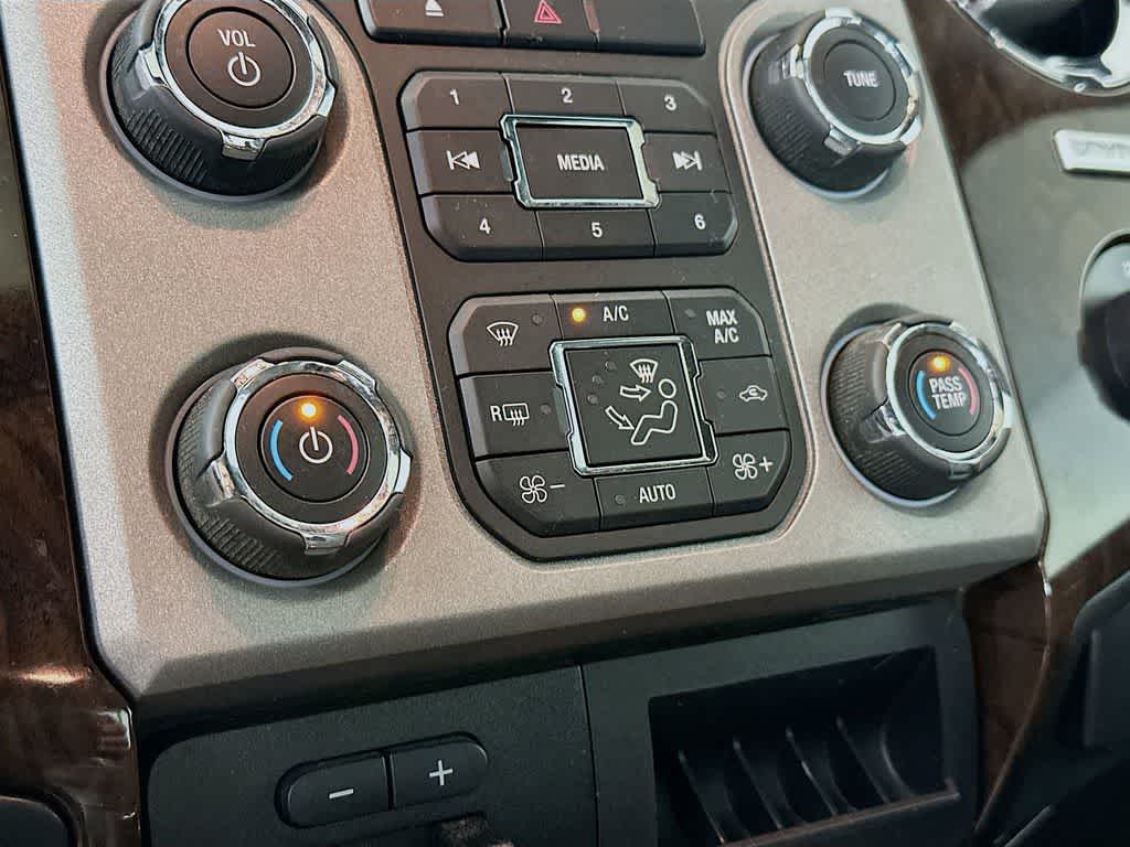 Thumbnail: 2015 Ford Econoline - 17