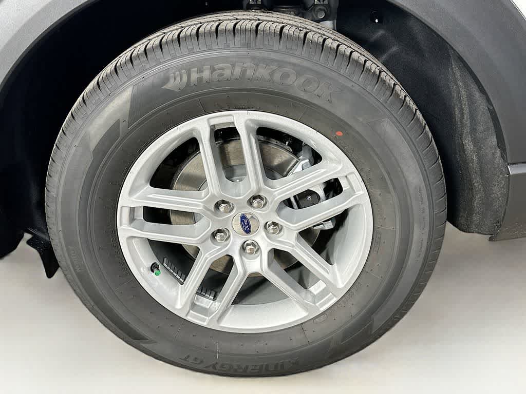 Thumbnail: 2025 Ford Explorer - 8