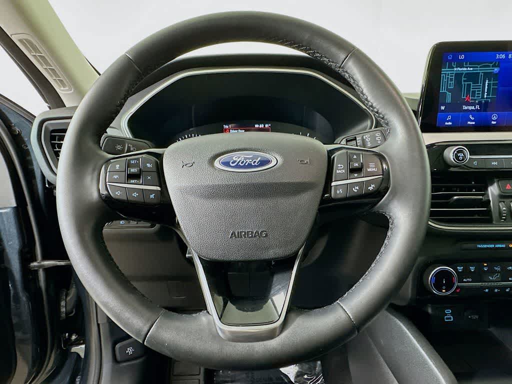 Thumbnail: 2022 Ford Escape - 16