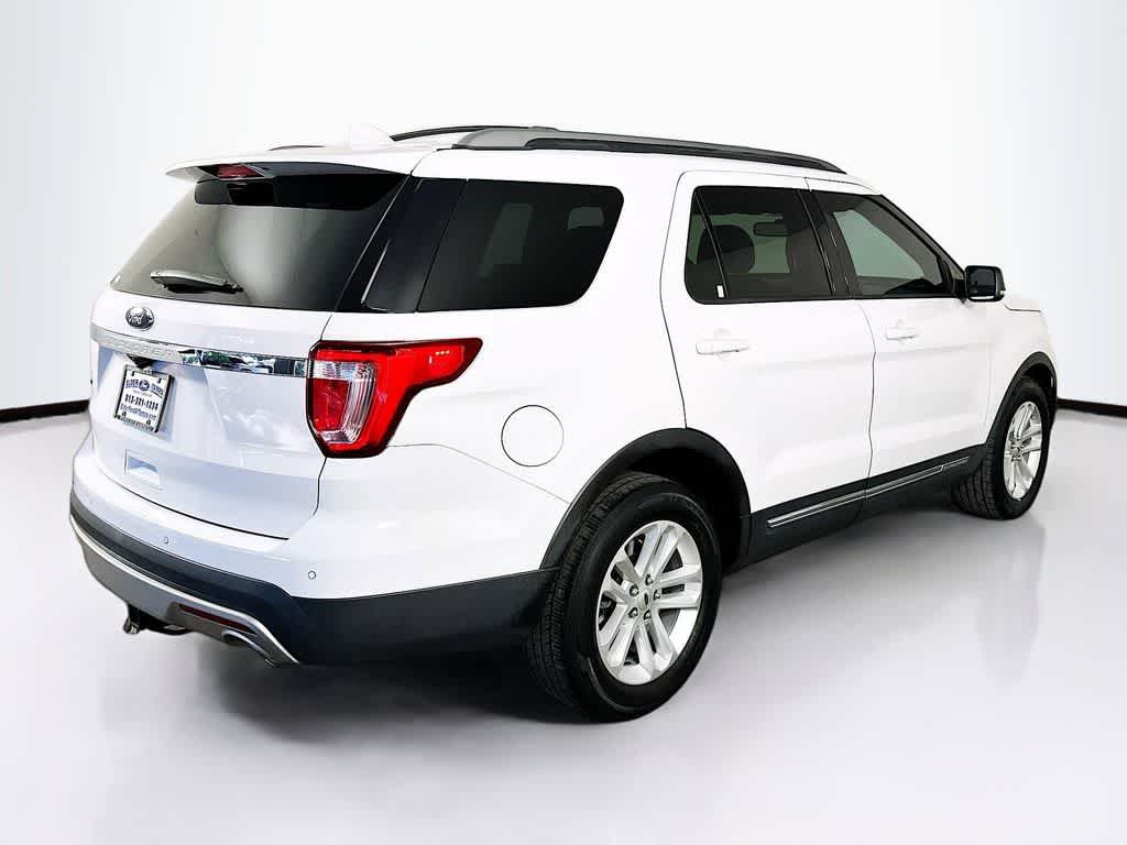 Thumbnail: 2017 Ford Explorer - 25