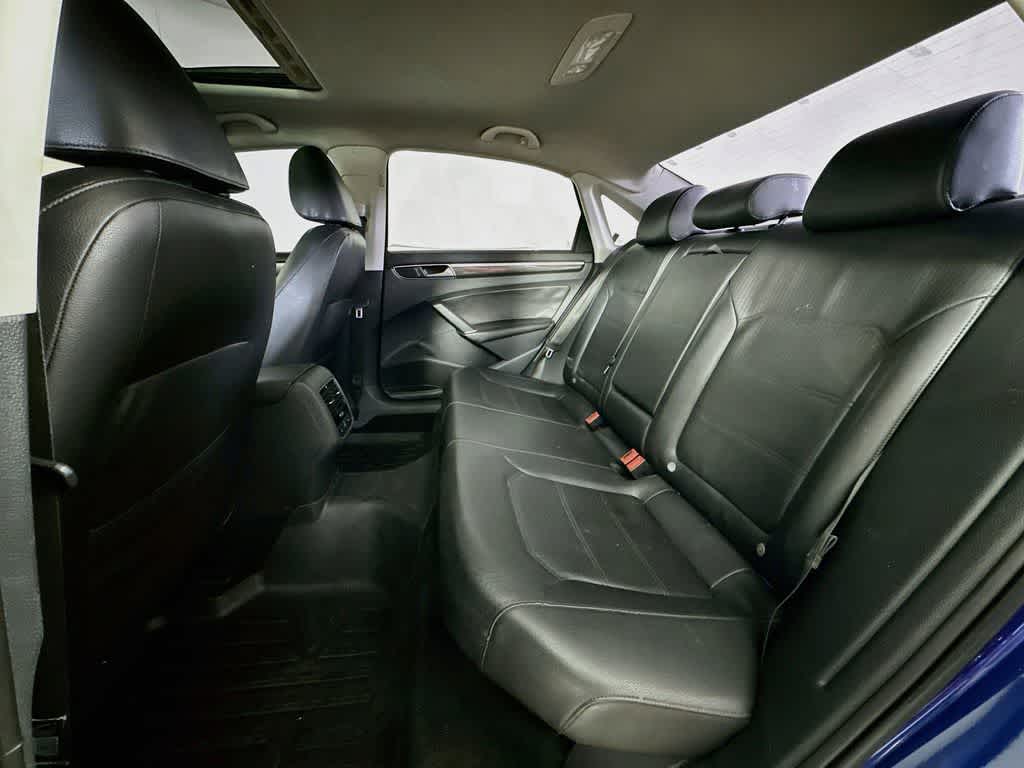 Thumbnail: 2016 Volkswagen Passat - 14