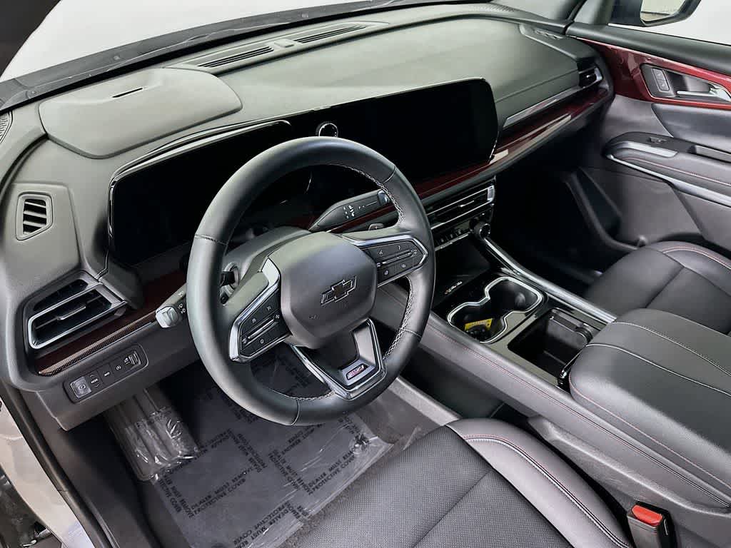 Thumbnail: 2025 Chevrolet Traverse - 2