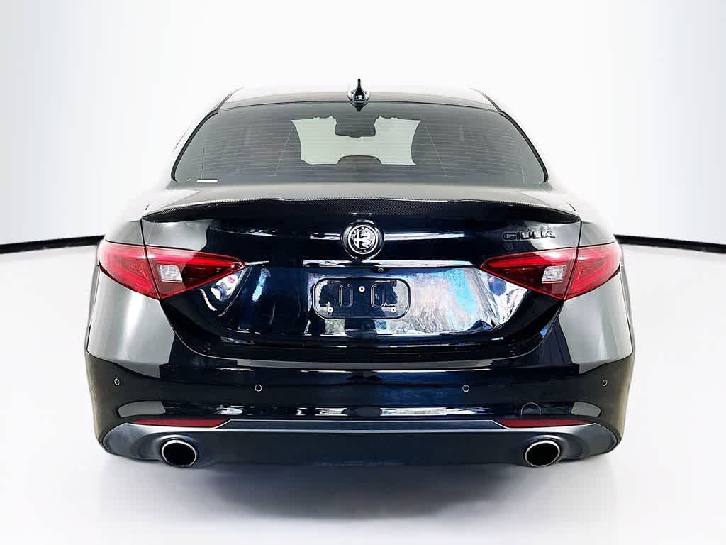 Thumbnail: 2018 Alfa Romeo Giulia - 5