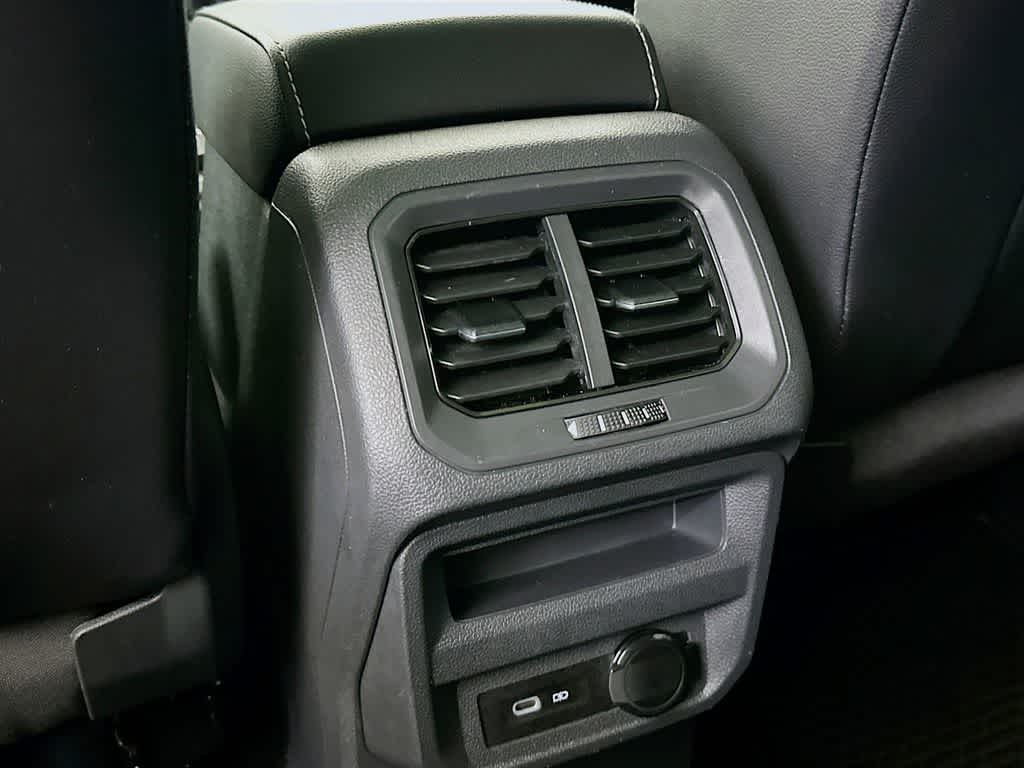 Thumbnail: 2021 Volkswagen Tiguan - 13