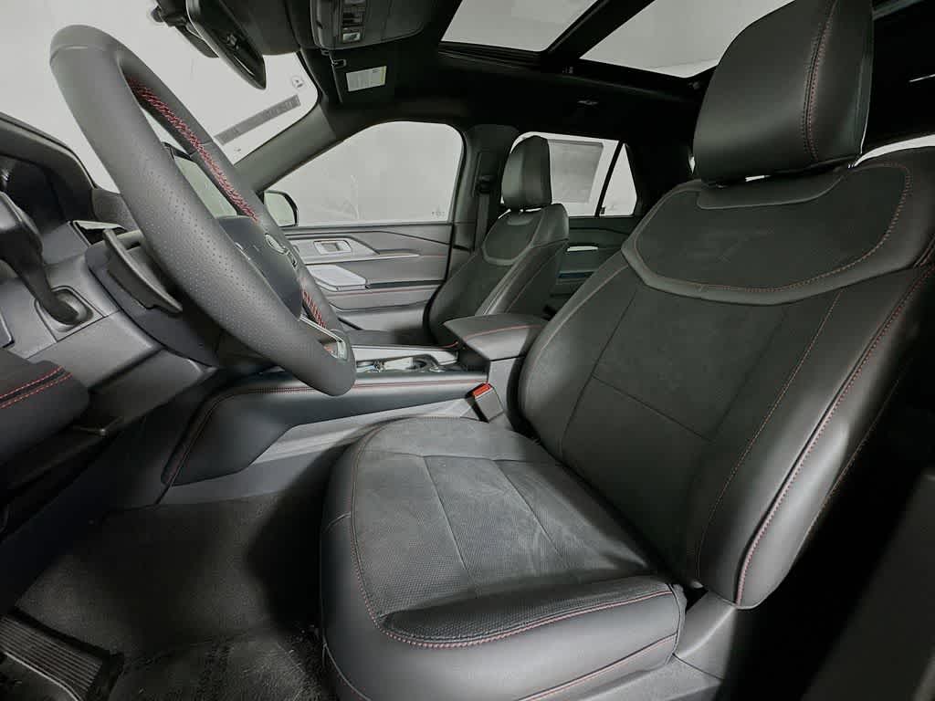 2025 Ford Explorer ST 12