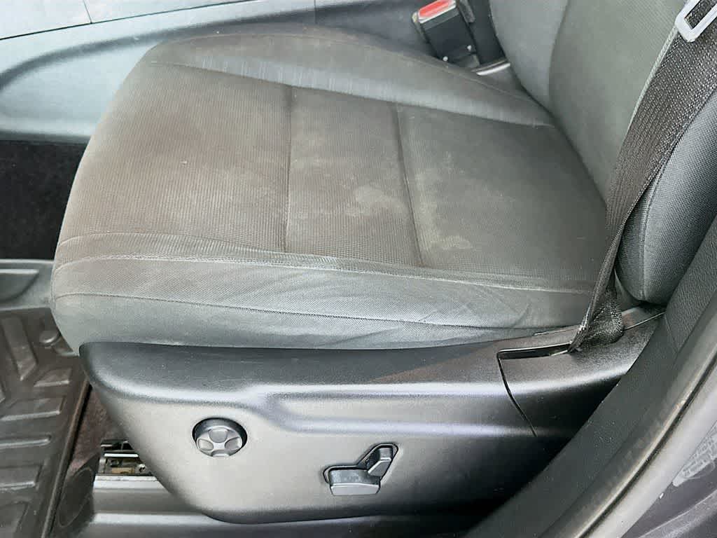 Thumbnail: 2015 Jeep Grand Cherokee - 29