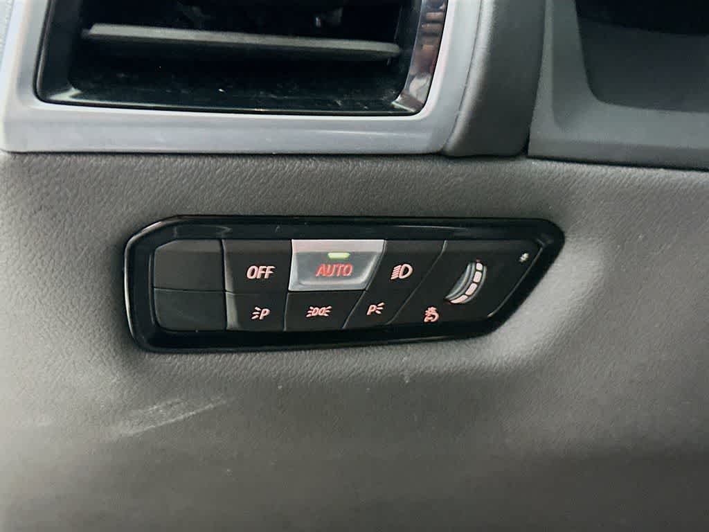 Thumbnail: 2022 BMW 8 Series - 26