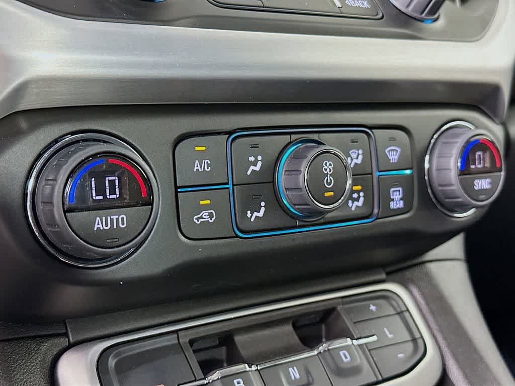 Thumbnail: 2023 GMC Acadia - 18