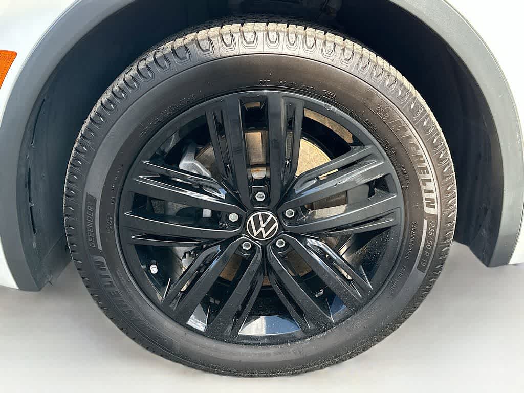 Thumbnail: 2022 Volkswagen Tiguan - 8