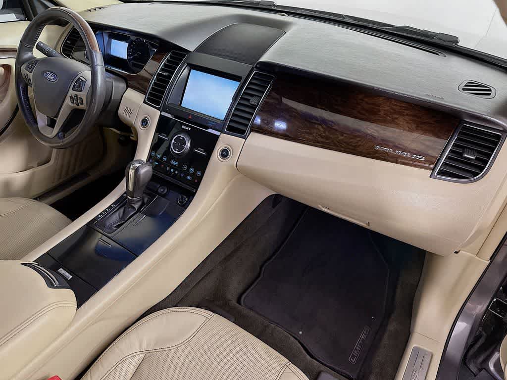 Thumbnail: 2014 Ford Taurus - 31