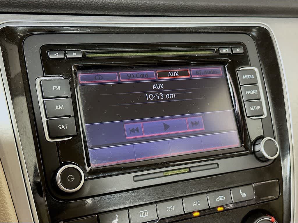 Thumbnail: 2013 Volkswagen Passat - 17