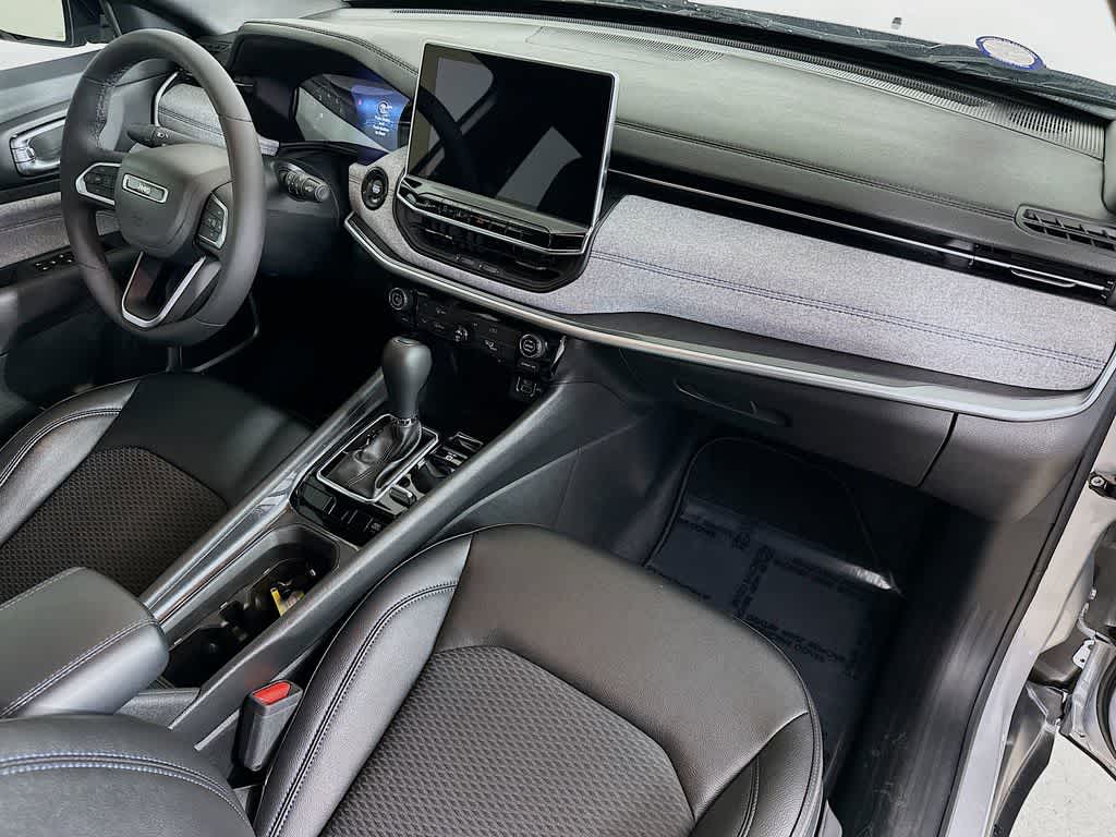 Thumbnail: 2024 Jeep Compass - 32