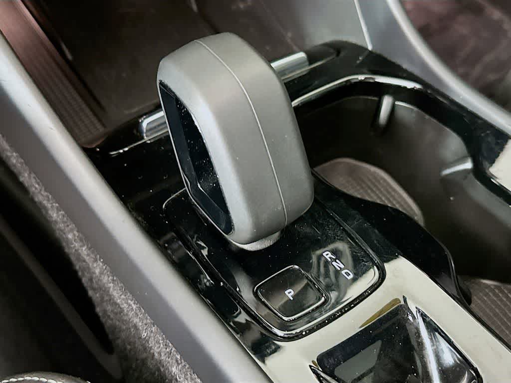 Thumbnail: 2023 Volvo XC40 - 18