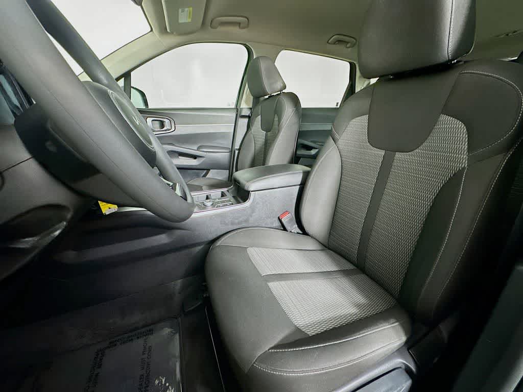 Thumbnail: 2022 Kia Sorento - 12