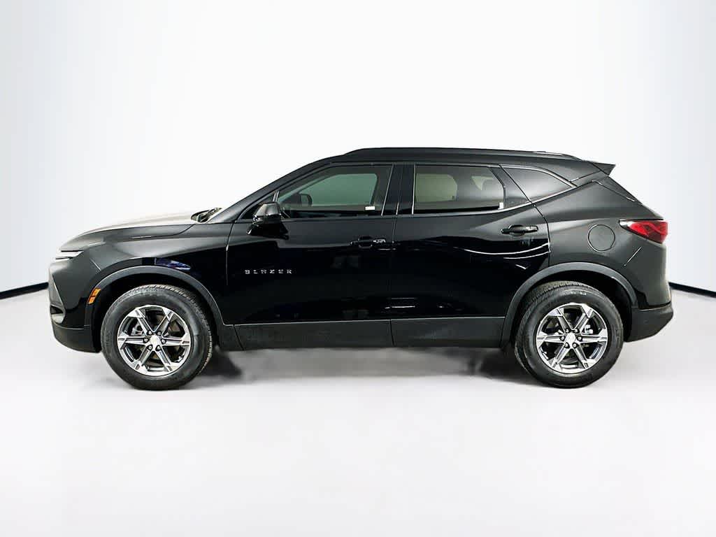 Thumbnail: 2023 Chevrolet Blazer - 3