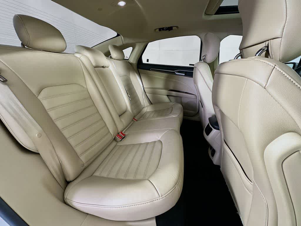 Thumbnail: 2014 Ford Fusion - 32