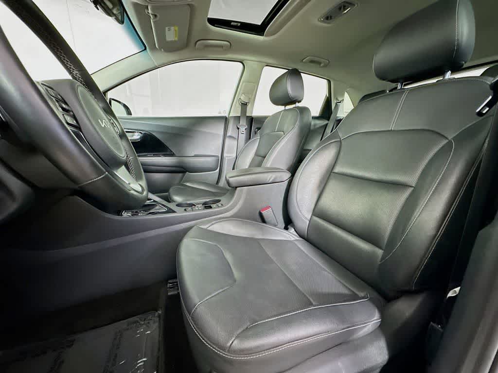 Thumbnail: 2022 Kia Niro - 12