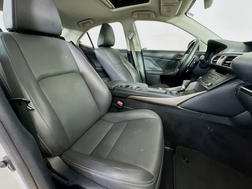 2016 Lexus IS 200t 15