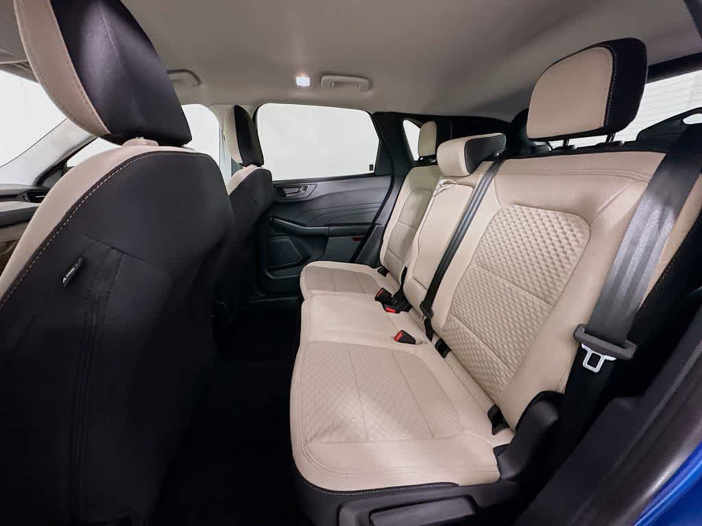 Thumbnail: 2022 Ford Escape - 14