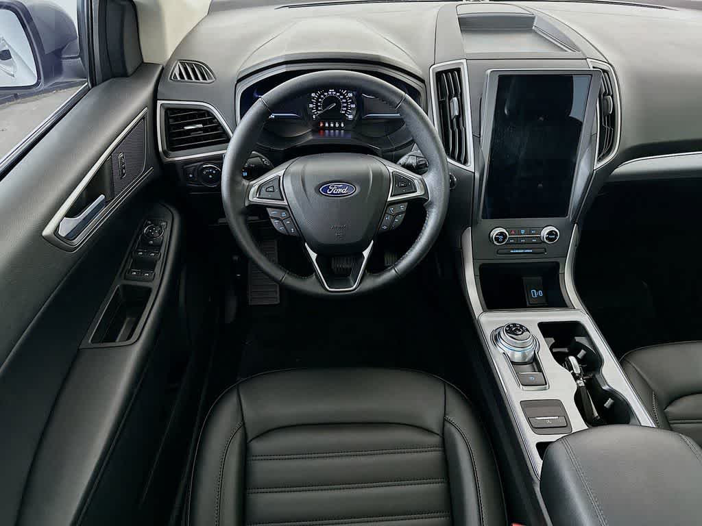 Thumbnail: 2022 Ford Edge - 10