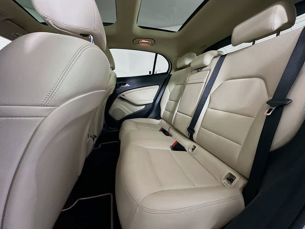 Thumbnail: 2018 Mercedes-Benz GLA - 14