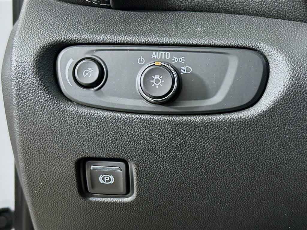 Thumbnail: 2023 Chevrolet Blazer - 27