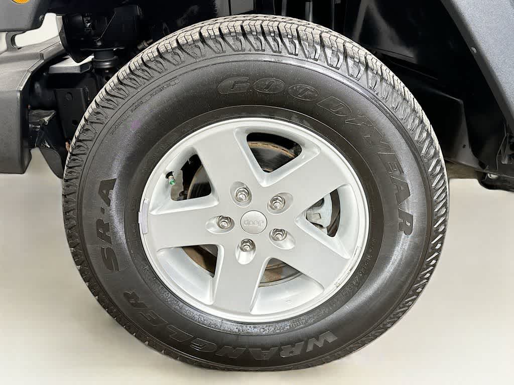 Thumbnail: 2015 Jeep Wrangler - 8