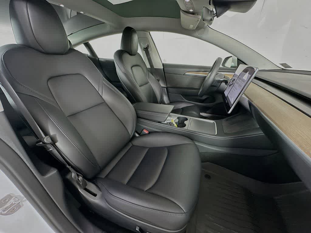 Thumbnail: 2023 Tesla Model 3 - 14