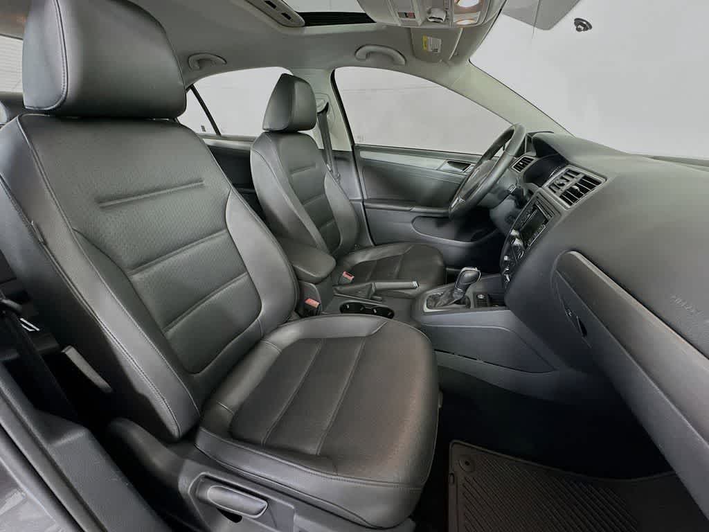 Thumbnail: 2014 Volkswagen Jetta - 14