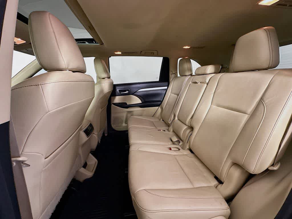 Thumbnail: 2017 Toyota Highlander - 14