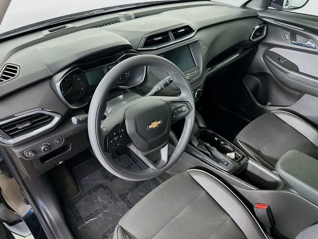 2022 Chevrolet TrailBlazer LT 2