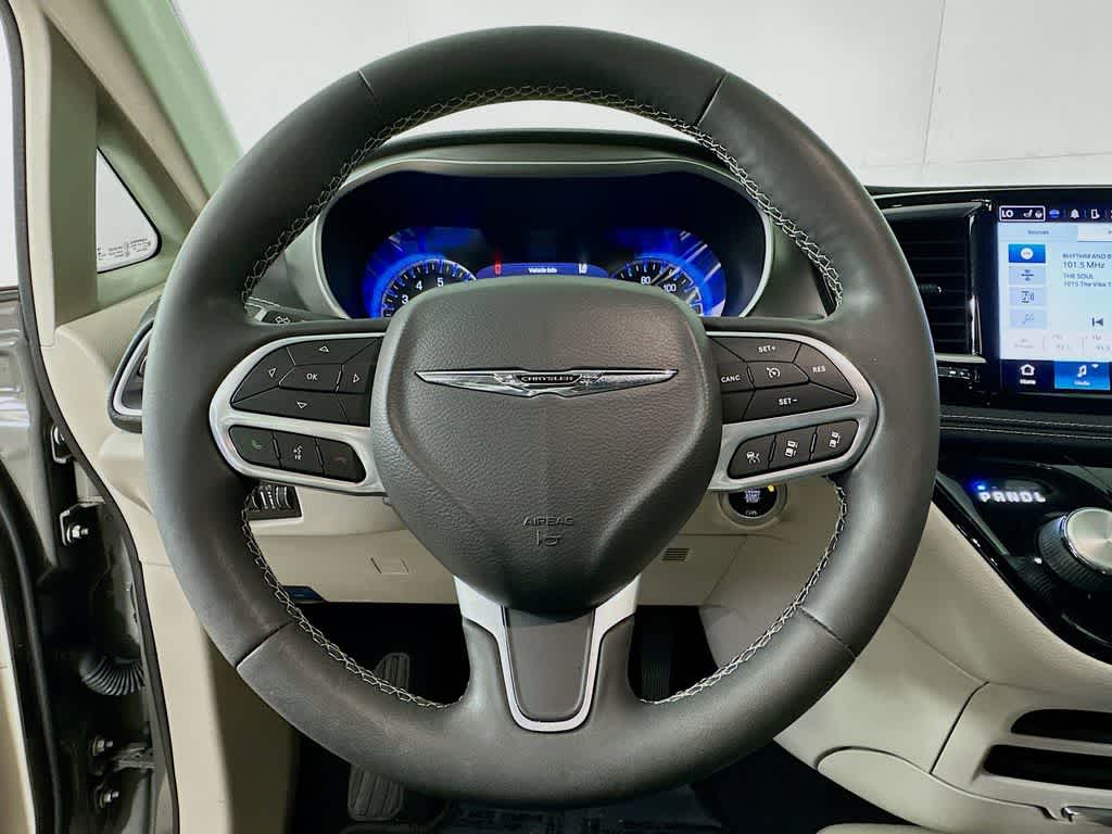 Thumbnail: 2022 Chrysler Pacifica - 15