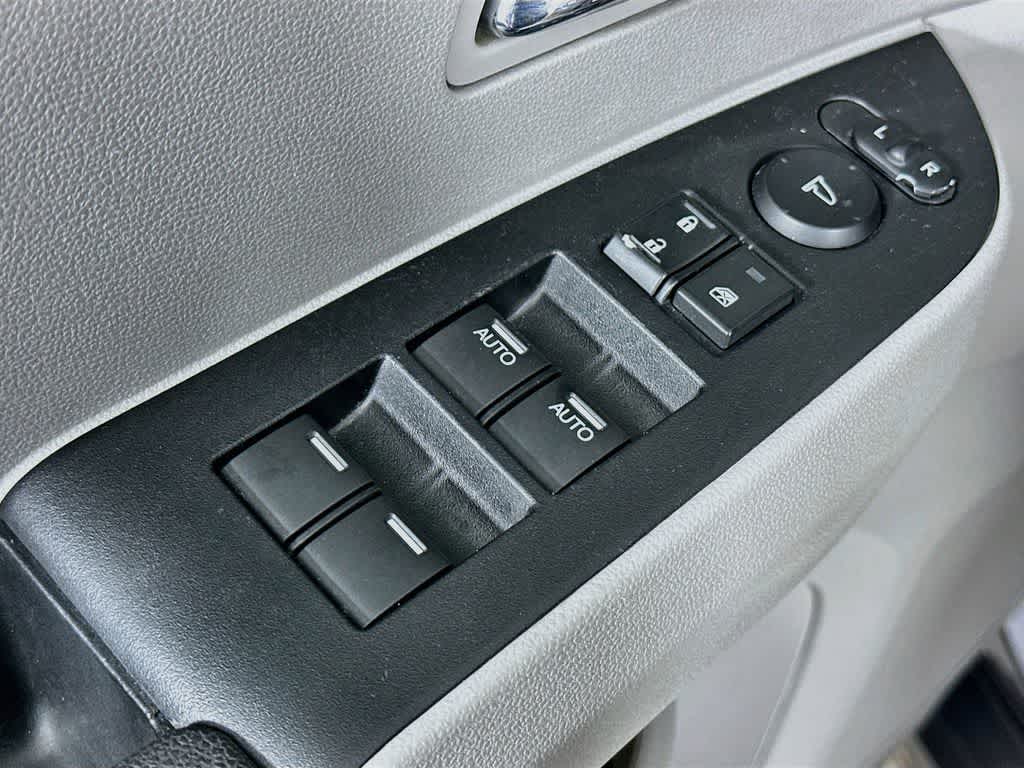 Thumbnail: 2014 Honda Odyssey - 30