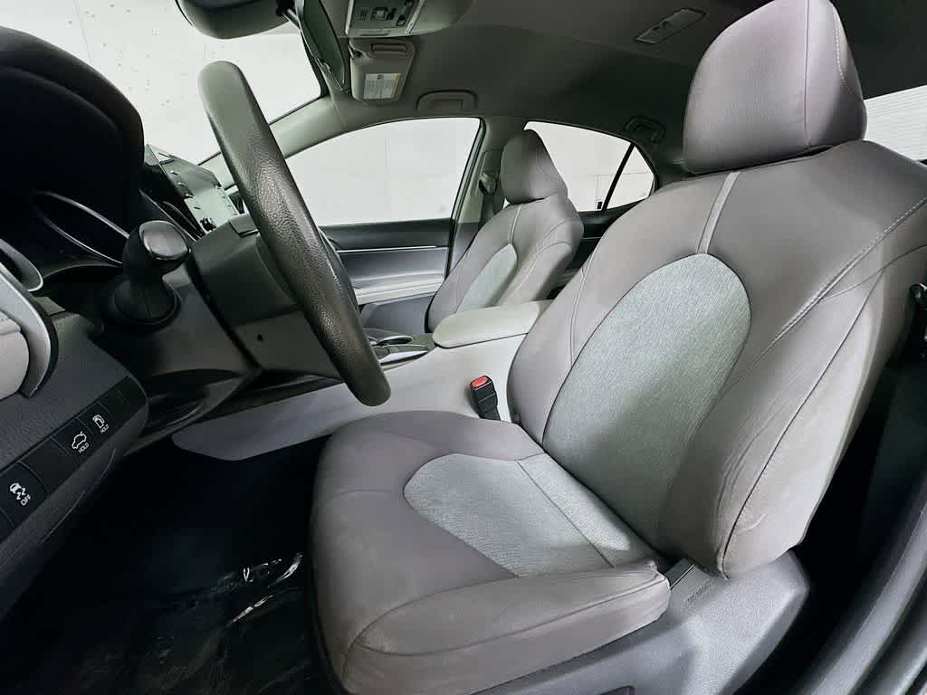 Thumbnail: 2022 Toyota Camry - 11