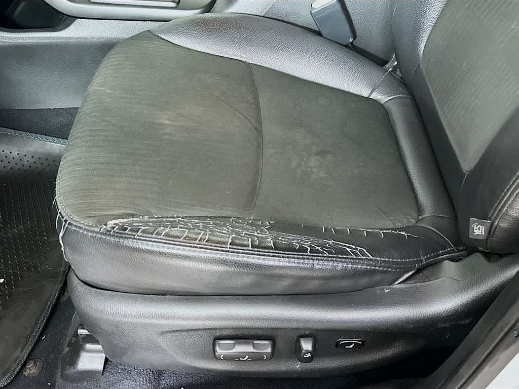 Thumbnail: 2012 Kia Sorento - 29
