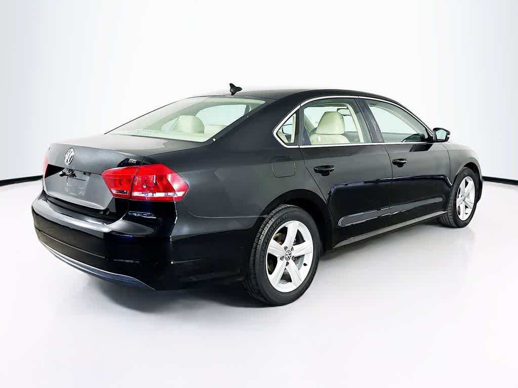Thumbnail: 2013 Volkswagen Passat - 25
