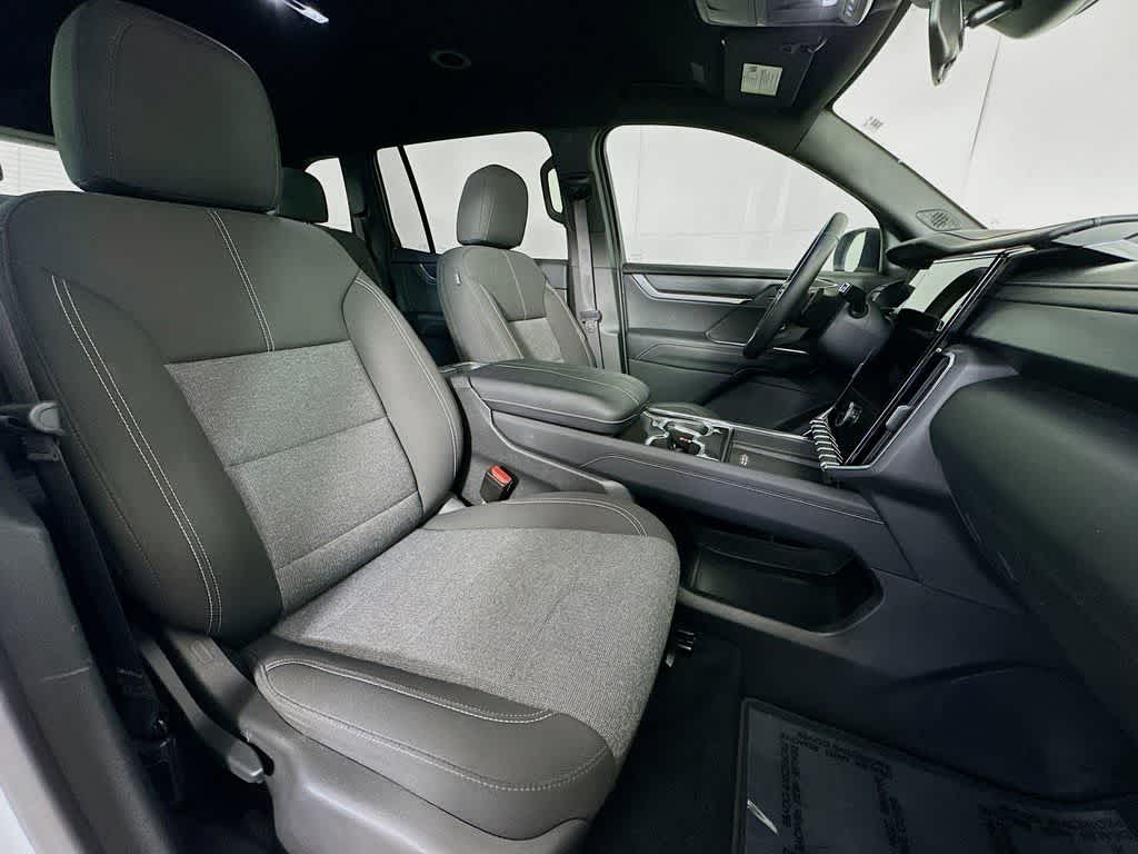 Thumbnail: 2025 GMC Acadia - 15