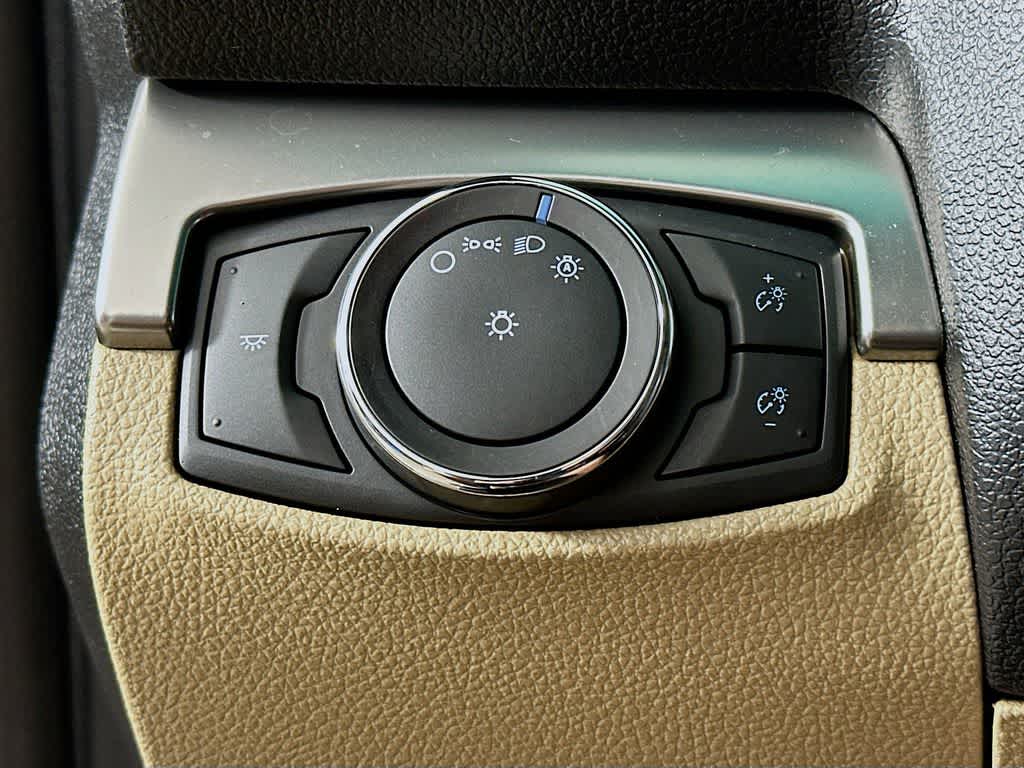 Thumbnail: 2017 Ford Explorer - 26