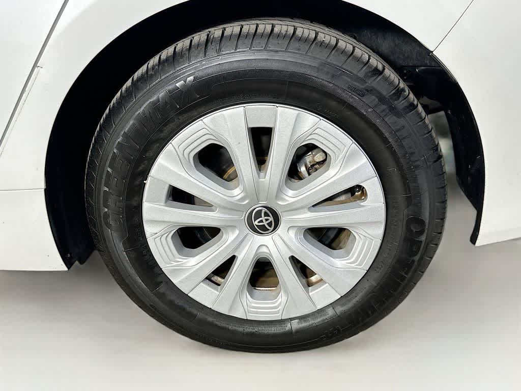 Thumbnail: 2021 Toyota Prius - 8