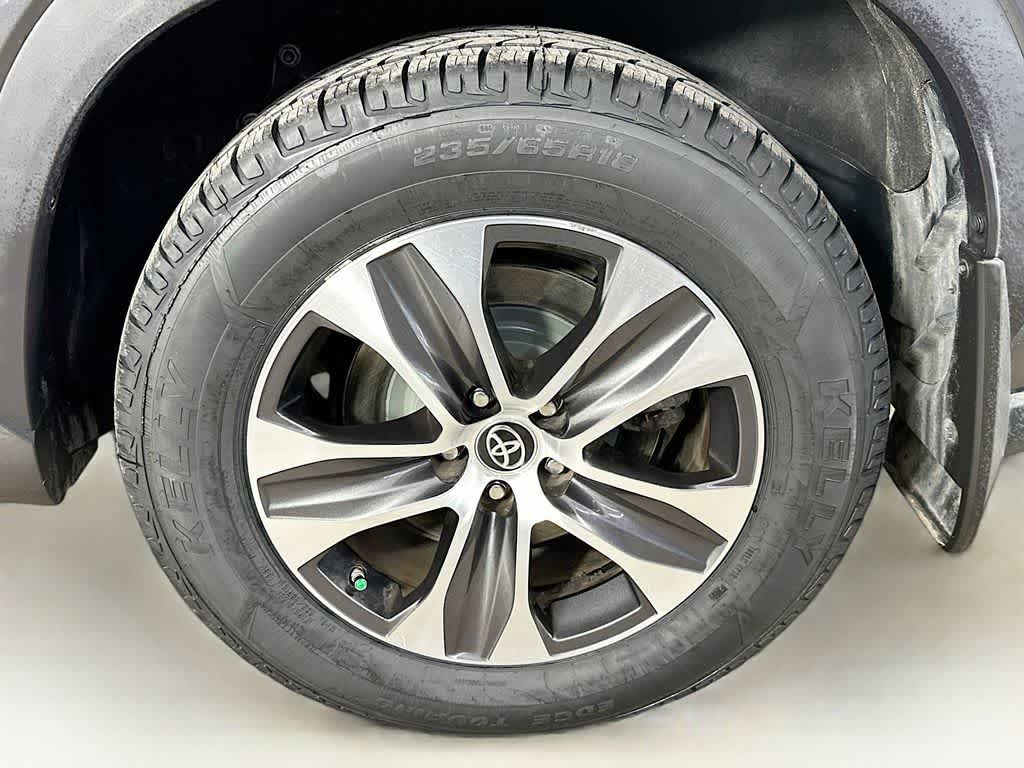 Thumbnail: 2021 Toyota Highlander - 8