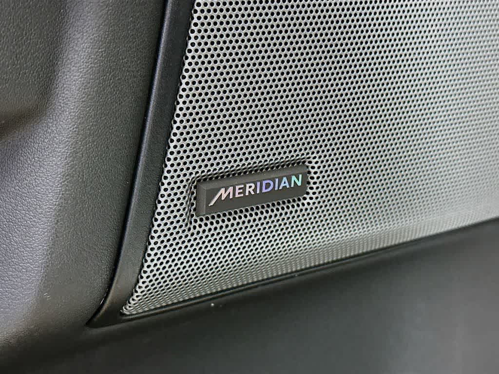 Thumbnail: 2015 Land Rover LR4 - 31